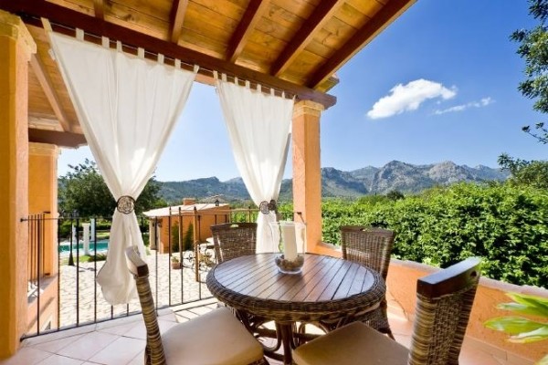 Villa exclusiva con maravillosas vistas a las montañas