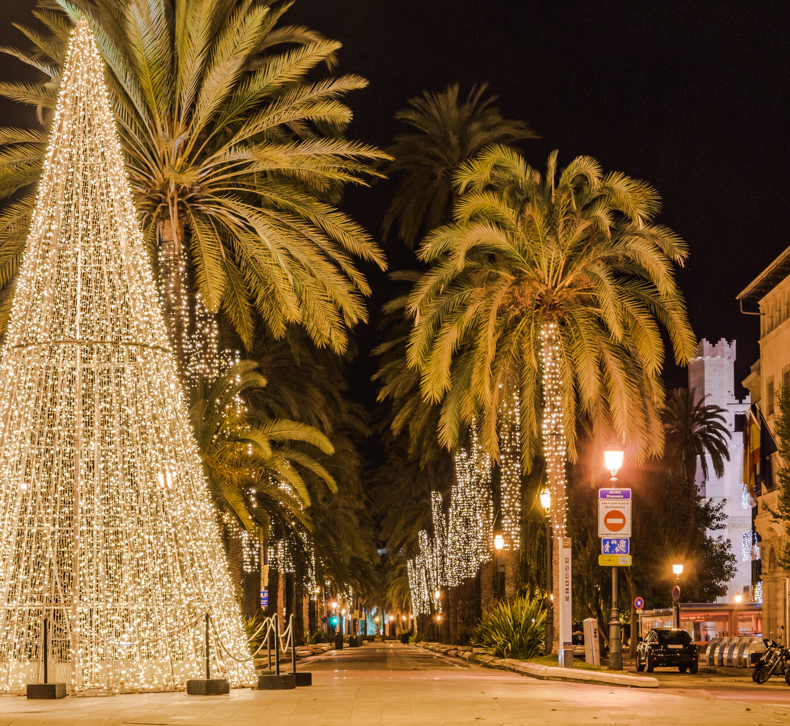 En época navideña, Palma, la capital de Mallorca, se viste de gala