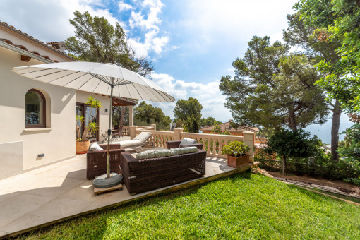 Terraza y jardín