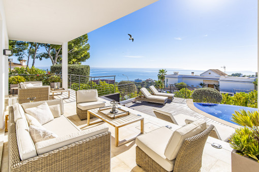 Terraza con vistas al mar