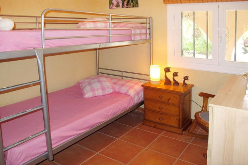 Dormitorio con litera