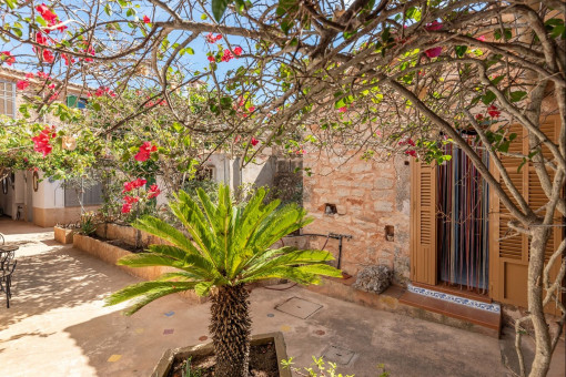 Casa de pueblo tradicional con patio en una ubicación privilegiada en Santanyi