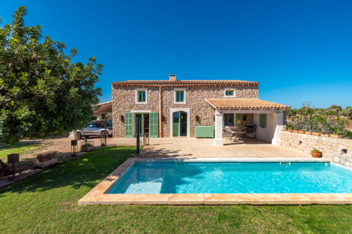 Preciosa finca de nueva construcción con piscina en una ubicación tranquila cerca de Son Carrió