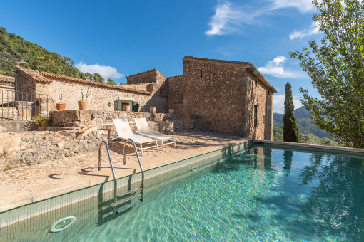 Vistas lejanas desde la piscina